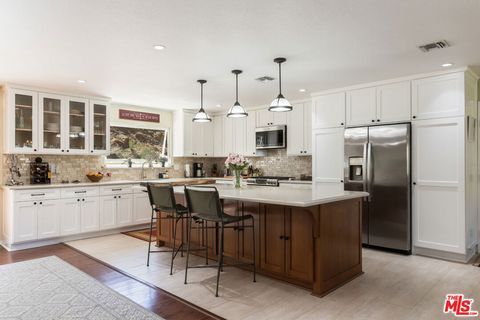 Photo of 2952 GOLDEN SPUR Road, Acton, CA 93510 (MLS # 26663097)