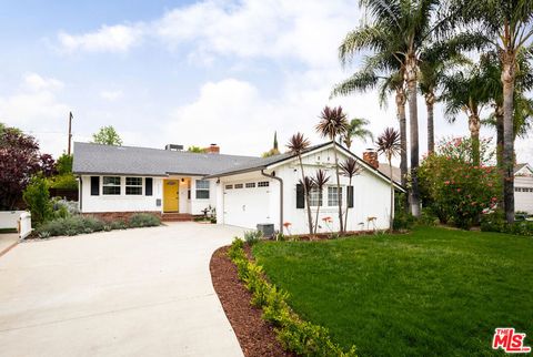 5427 Lemona Avenue Sherman Oaks CA 91411