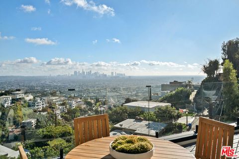 Photo of 8633 Hollywood Boulevard, Los Angeles, CA 90069 (MLS # 25623599)