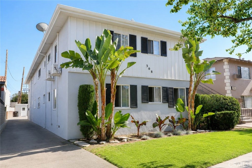 308 E Maple ST