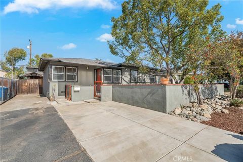 Photo of 16689 E Greenhaven St, Covina, CA 91722 (MLS # CV25254651)