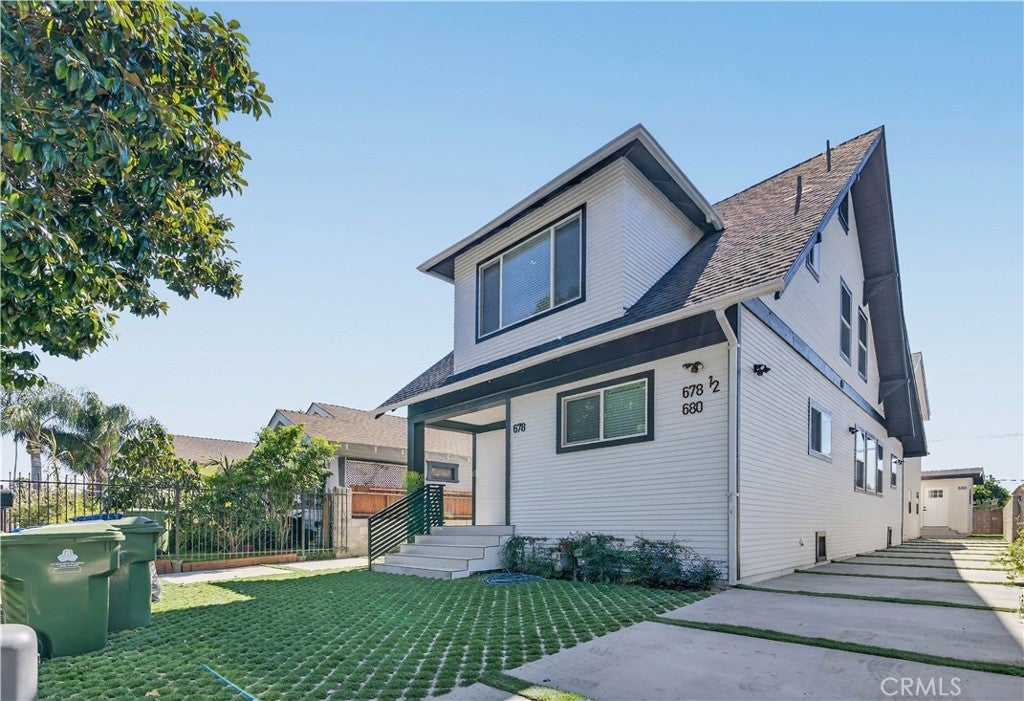 678 E 45th