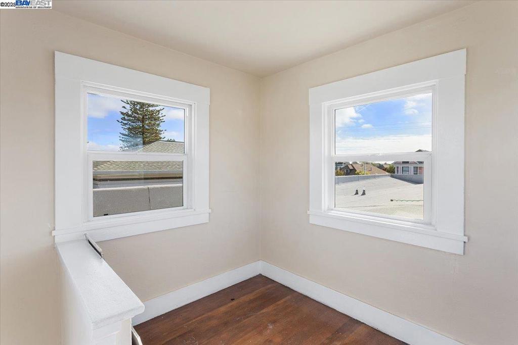 WEST END - Residential