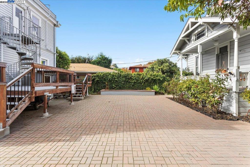 WEST END - Residential