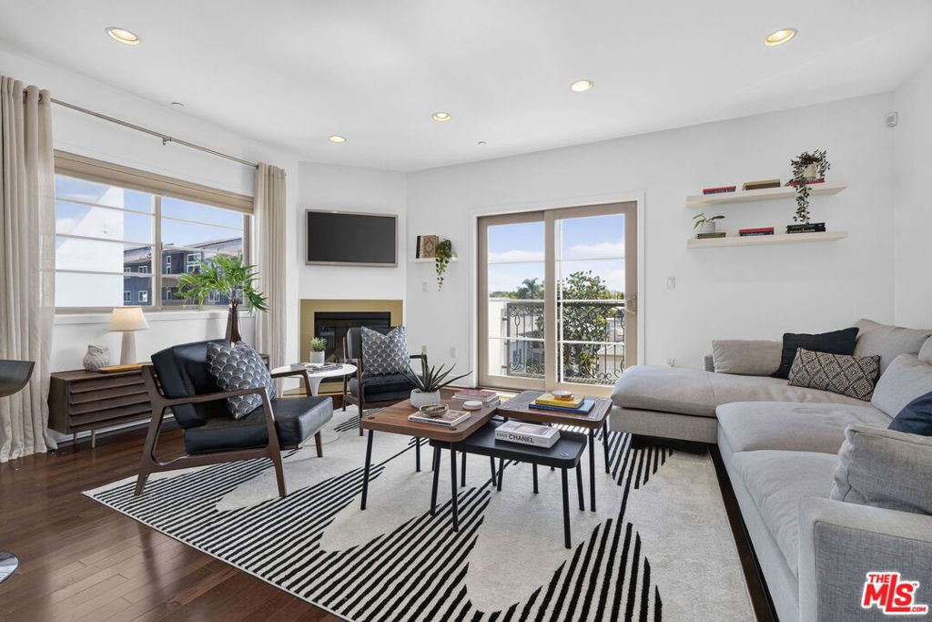 125 S Sweetzer Avenue PH2A