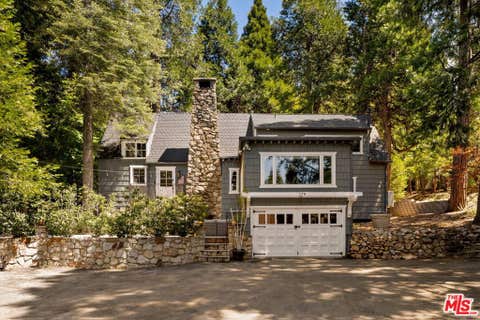 Photo of 179 D Lane, Lake Arrowhead, CA 92352 (MLS # 26843939)