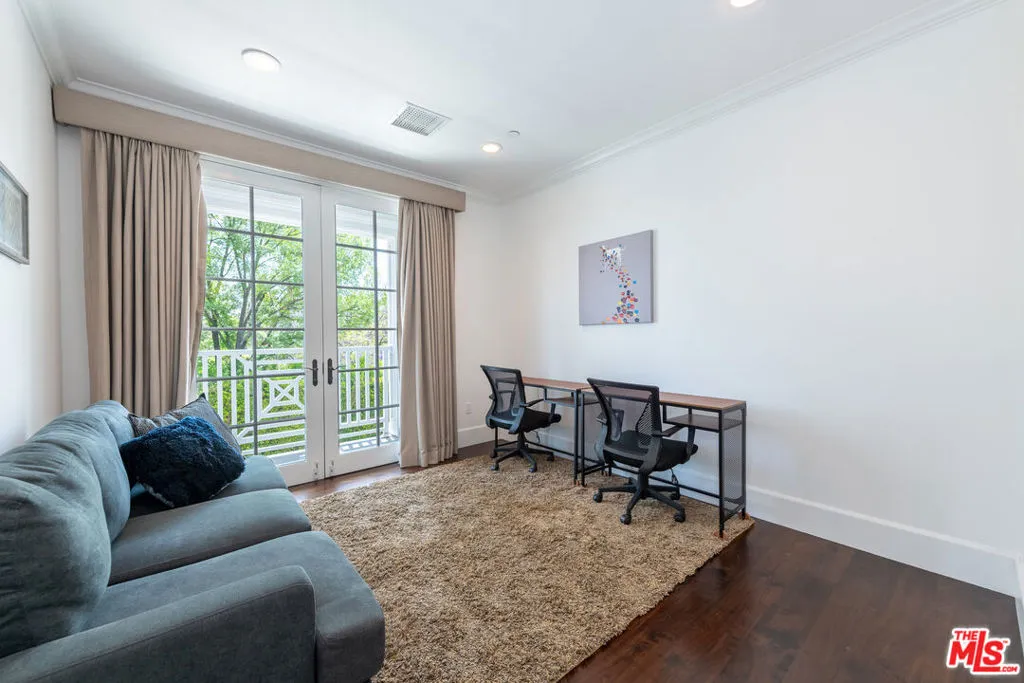 Tarzana, California 91356, United States, 5 Bedrooms Bedrooms, ,6 BathroomsBathrooms,Residential,Active,151876