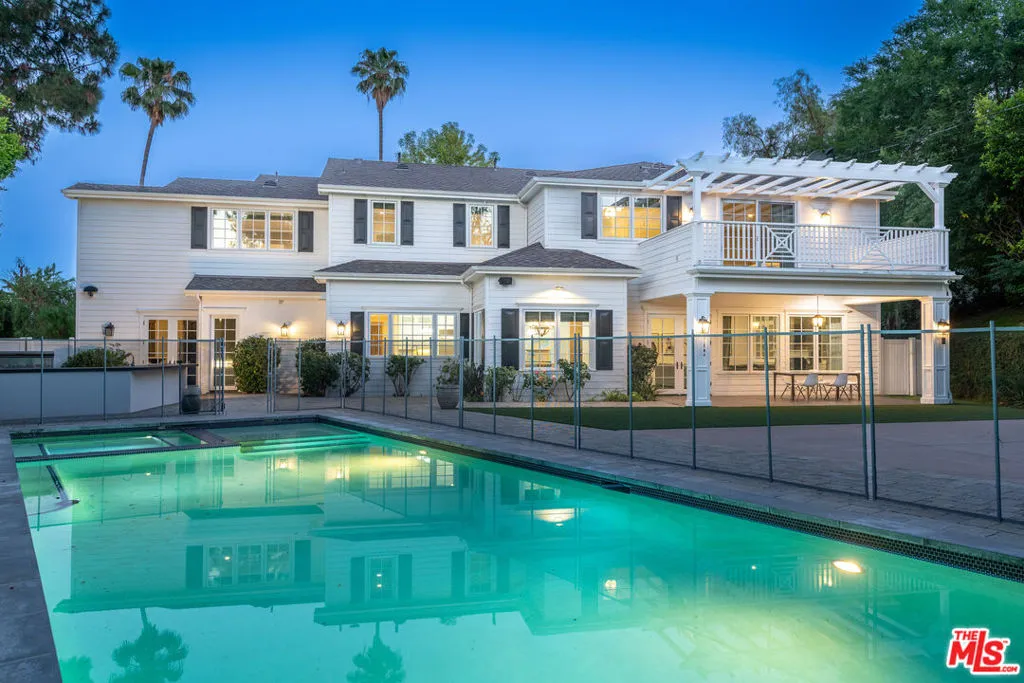 Tarzana, California 91356, United States, 5 Bedrooms Bedrooms, ,6 BathroomsBathrooms,Residential,Active,151876