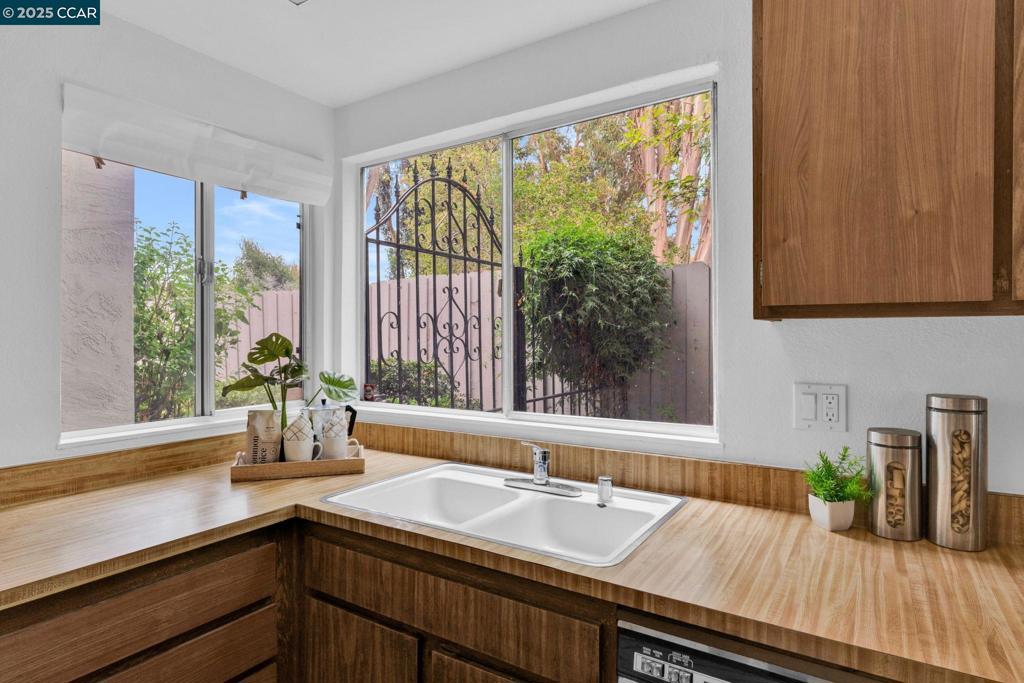 VIEWPOINTE - Residential