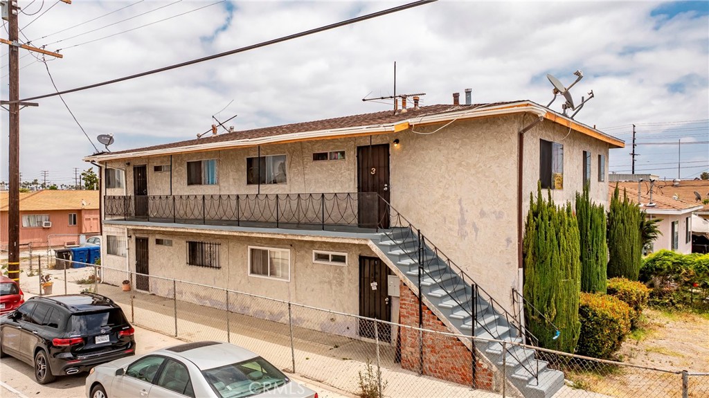 Welcome to 333 W D Street in Wilmington California. This is an exceptional investment opportunity in the heart of Wilmington! This well-maintained 4-unit multifamily property features four spacious 3-bedroom, 1-bathroom units — a rare and in-demand configuration perfect for maximizing rental income and tenant retention. Each unit offers a generous floor plan with comfortable living areas, ample natural light, and functional kitchens. Tenants enjoy separate entrances, individual utility meters, and off-street parking. Low-maintenance exterior and shared yard area. The property sits on a sizable lot with potential for future upgrades or added value. Centrally located near the Port of LA, Long Beach, and major employment hubs. Easy access to 110 & 47 Freeways. Close to shopping, schools, public transportation, and local parks. This is a strong rental demand area with limited comparable inventory. Whether you're looking to expand your real estate portfolio or secure a solid income-producing asset, 333 W D Street delivers a rare blend of size, location, and value. With all 3-bedroom units, this property offers excellent cash flow potential and long-term growth.