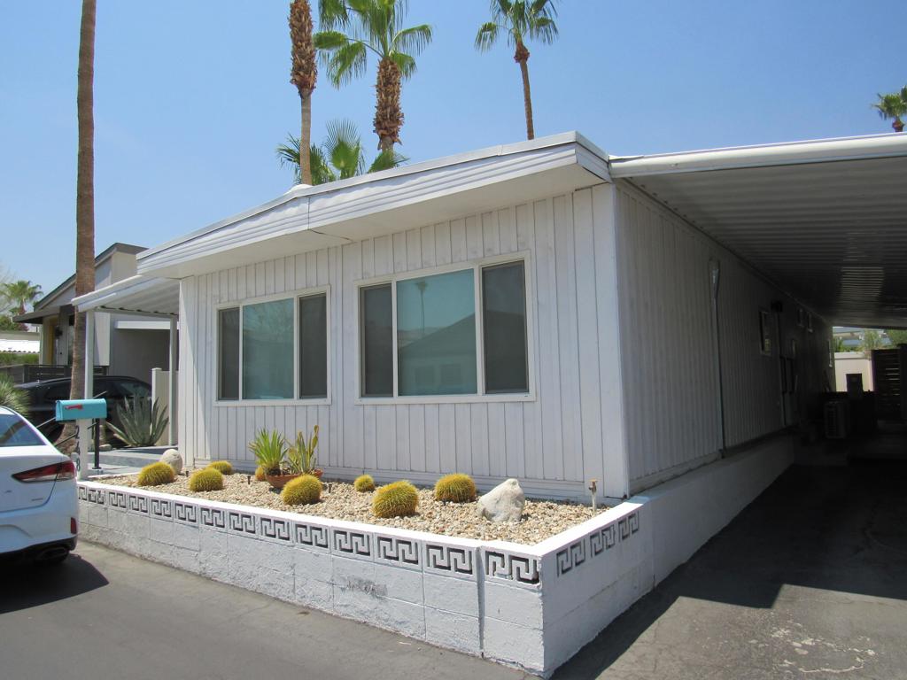 Palm Canyon Mobile C - Manufactured In Park