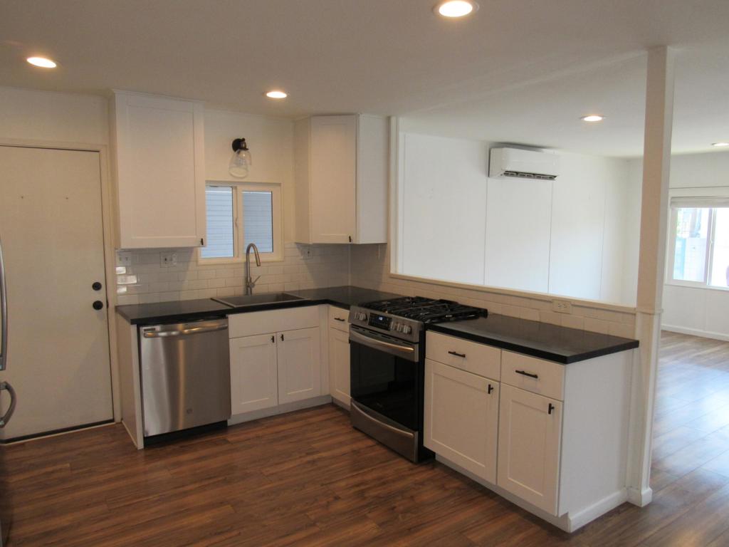 Palm Canyon Mobile C - Manufactured In Park