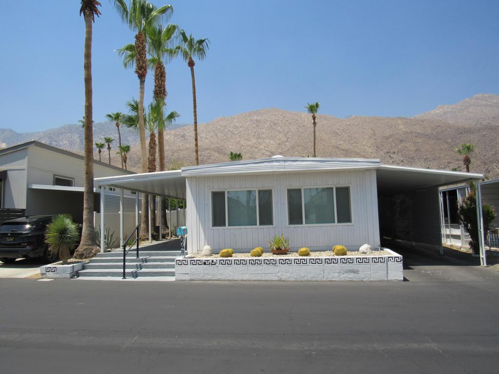 Palm Canyon Mobile C - Manufactured In Park