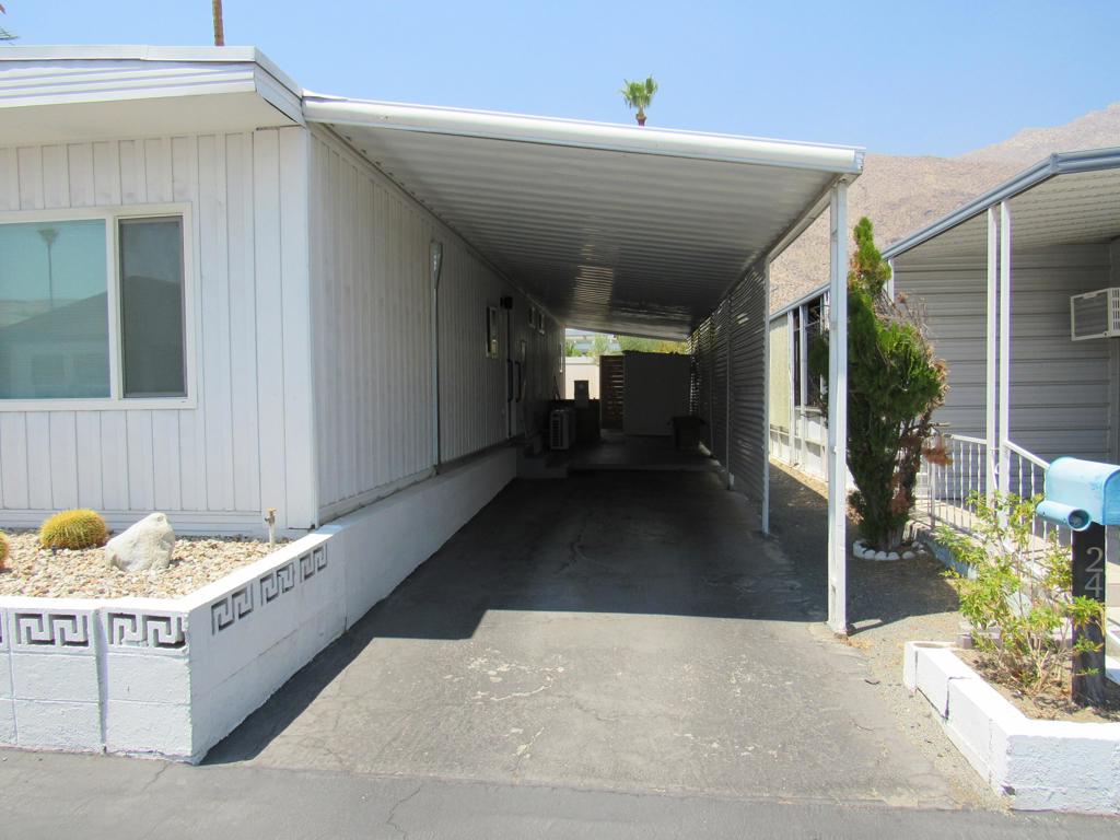 Palm Canyon Mobile C - Manufactured In Park