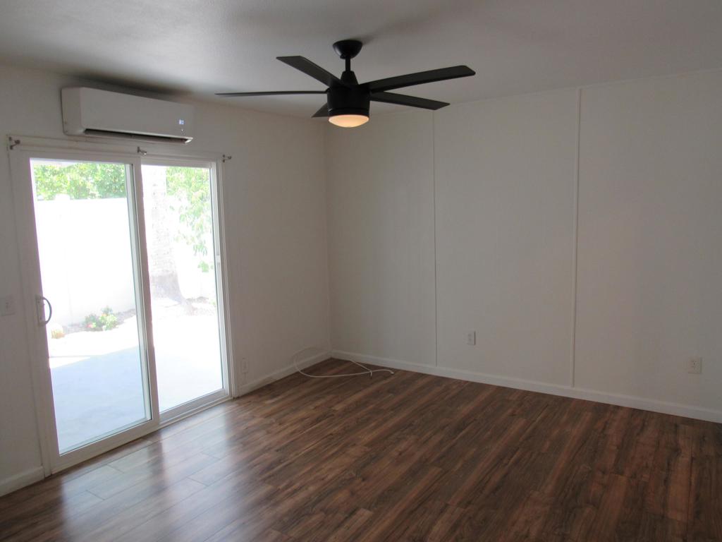 Palm Canyon Mobile C - Manufactured In Park