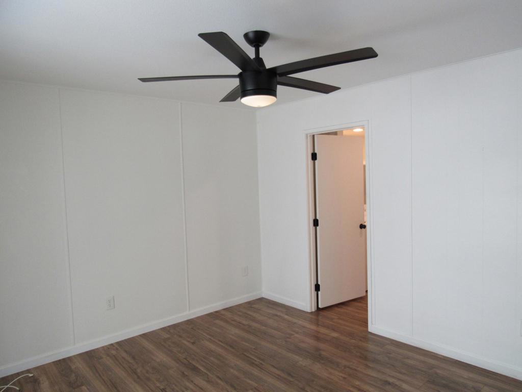 Palm Canyon Mobile C - Manufactured In Park