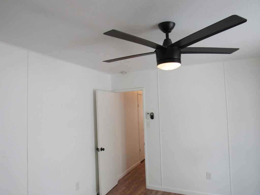 Palm Canyon Mobile C - Manufactured In Park