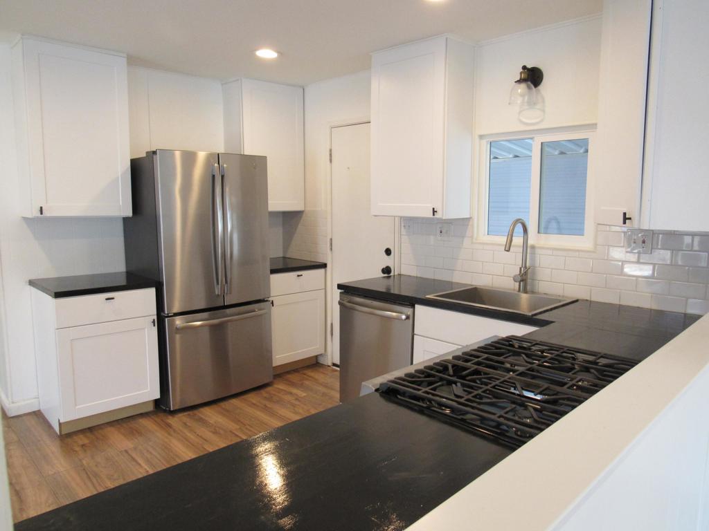 Palm Canyon Mobile C - Manufactured In Park