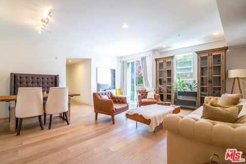 Photo of 436 S Virgil Avenue #206, Los Angeles, CA 90020 (MLS # 26646733)