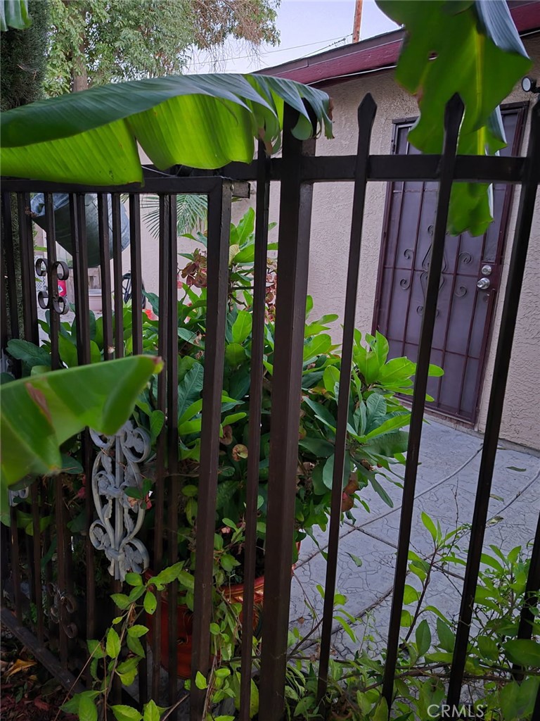 La Puente!!!!! Hurry This one won't last!! Very private 2bedroom 1bath tile flooring thought-out entire unit mini split ac and heating source with pool access, carport parking utilities included except electricity close by freeways and walking distance to stores