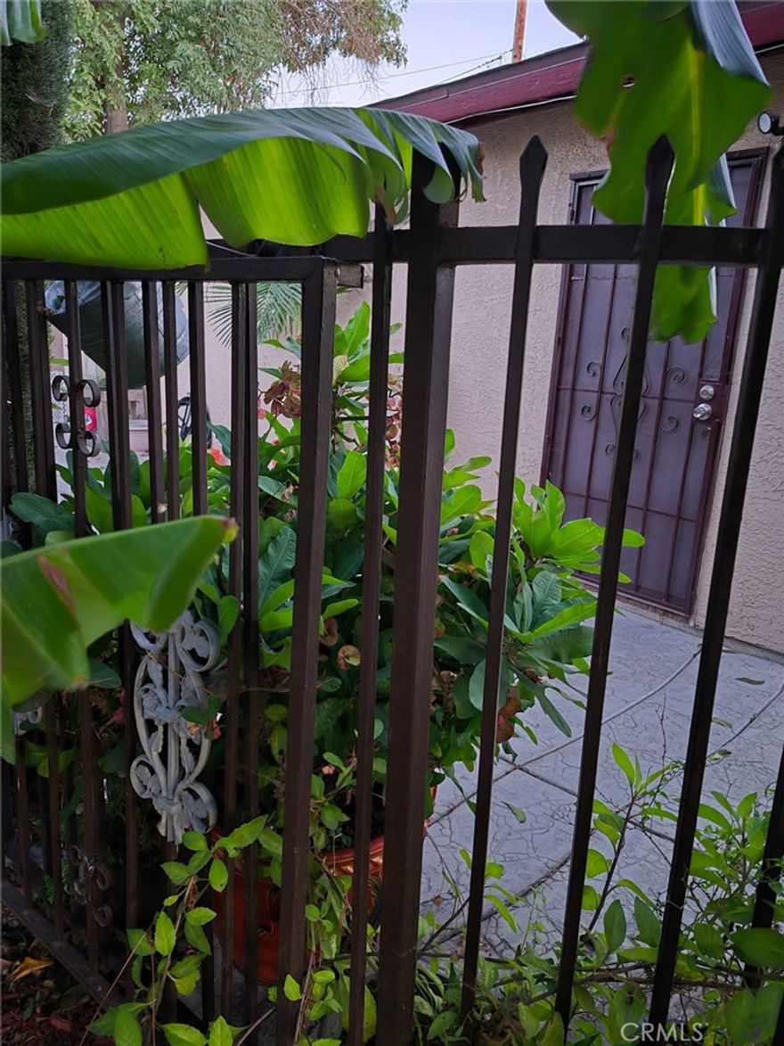 La Puente!!!!! Hurry This one won't last!! Very private 2bedroom 1bath tile flooring thought-out entire unit mini split ac and heating source with pool access, carport parking utilities included except electricity close by freeways and walking distance to stores