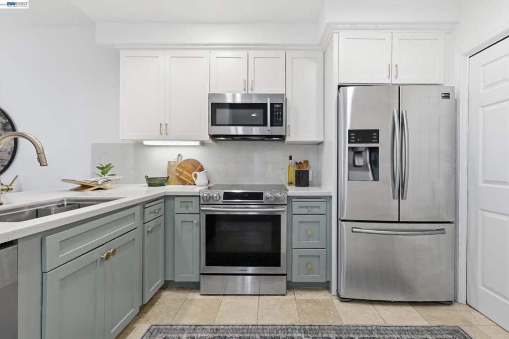 111 Saint Matthews Ave 304