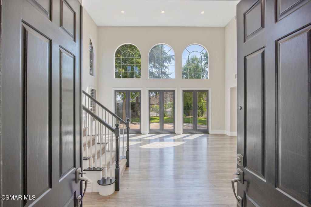 Photo of 560 Granite Hills Street, Simi Valley, CA 93065 (MLS # 225004990)