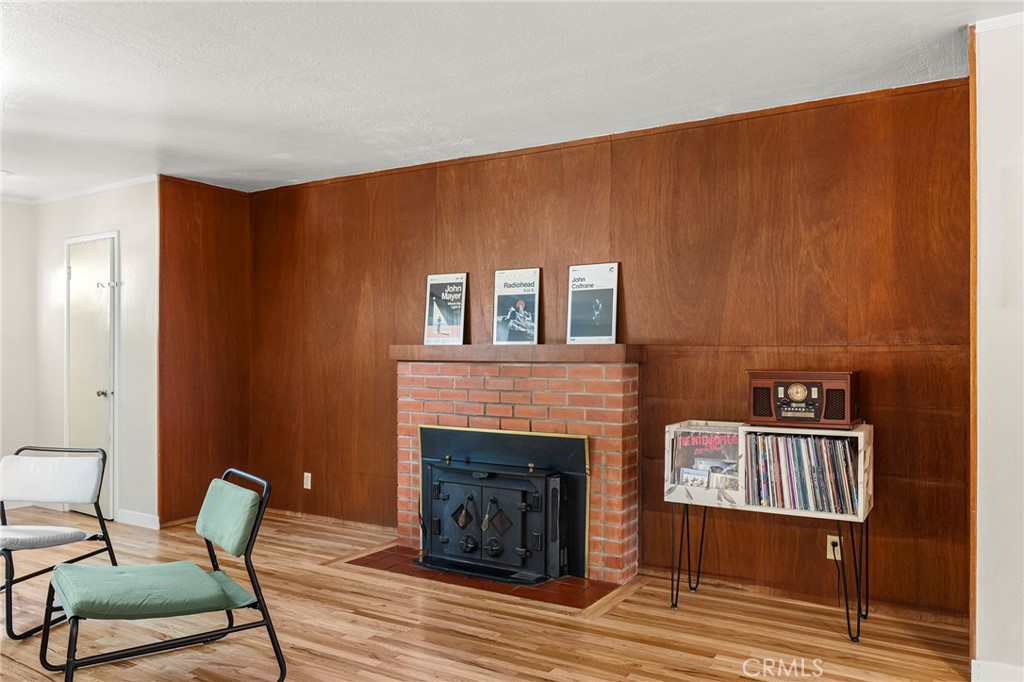 886 Lynn Lane