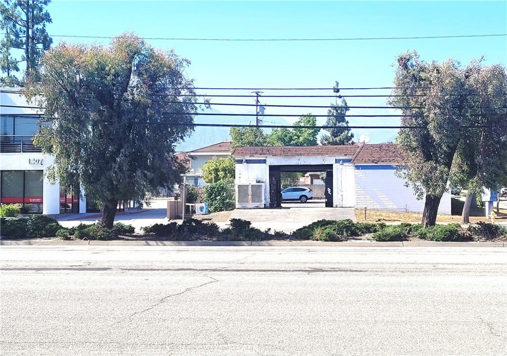 1385 W Foothill Boulevard