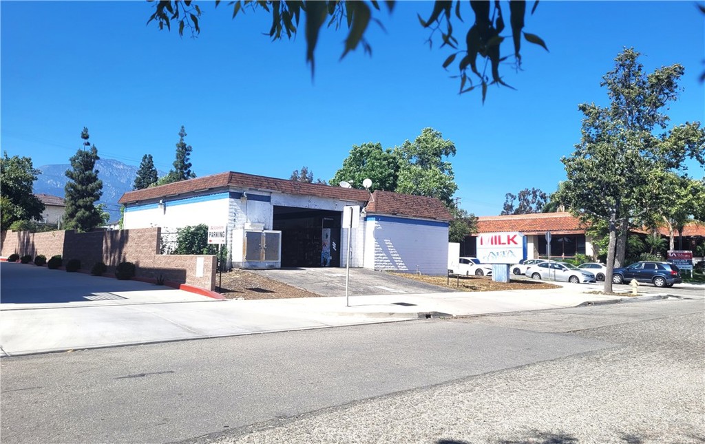 1385 W Foothill Boulevard