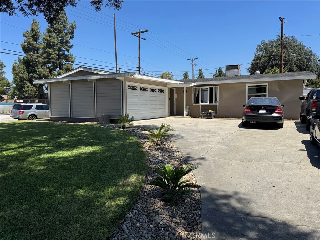 703 E Hollyvale Street