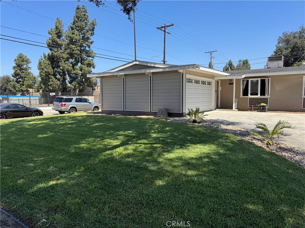 703 E Hollyvale Street