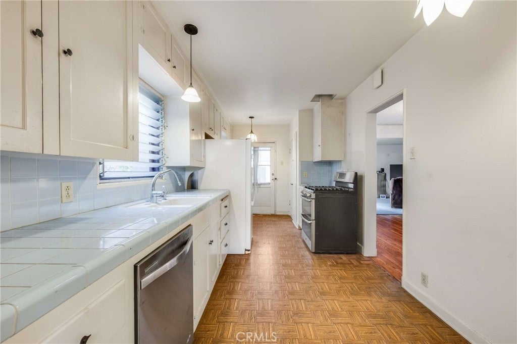 4235 Pepperwood
