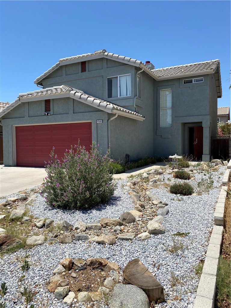 BEAUTIFUL HOUSE LOCATED ON A CUL DE SAC FEATURES 2 STORY 4 BEDROOMS 2.5 BATHROOMS, CARPET & TILE FLOORING, GRANITE COUNTER TOPS IN KITCHEN, ROCK LANDSCAPING IN THE FRONT AND TURF IN THE BACK FOR EASY MAINTENANCE. CLOSE TO SHOPPING CENTERS, RESTAURANTS AND SCHOOLS. NO PETS ALLOWED!