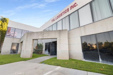 446 Cloverleaf Dr Baldwin Park CA 91706