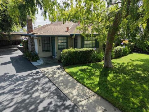 Photo of 2725 Byron Street, Palo Alto, CA 94306 (MLS # ML82054127)