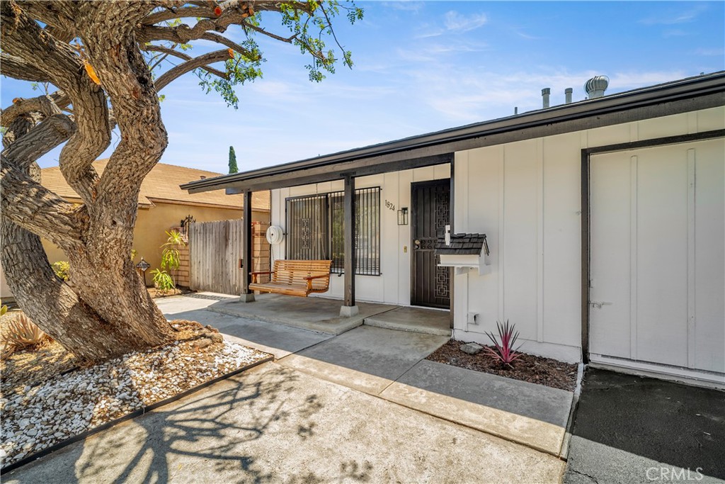 1824 Greenleaf Drive