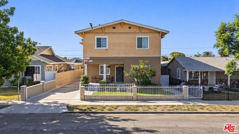 Photo of 828 Hawthorne Place, Pomona, CA 91767 (MLS # 26998945)