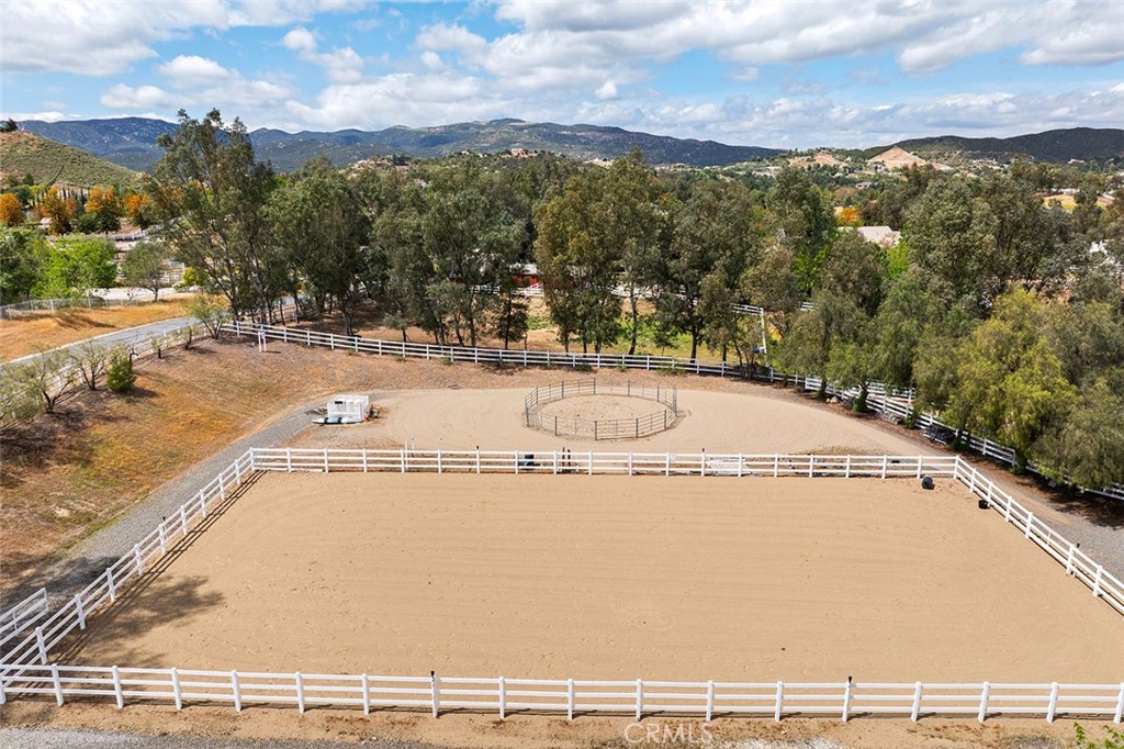 38500 Calle Pimienta