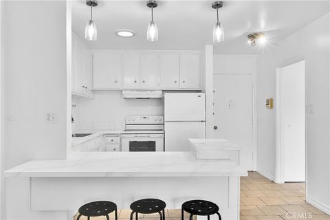 Photo of 320 S Gramercy Place #302, Los Angeles, CA 90020 (MLS # BB26097645)
