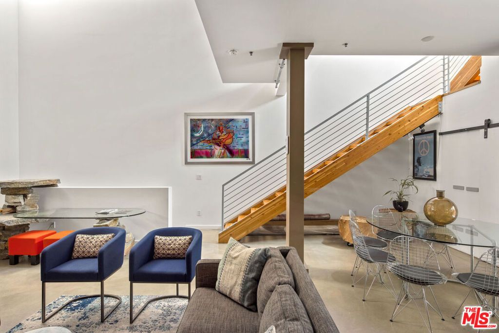 Photo of 815 Hampton Drive #2, Los Angeles, CA 90291 (MLS # 26845817)