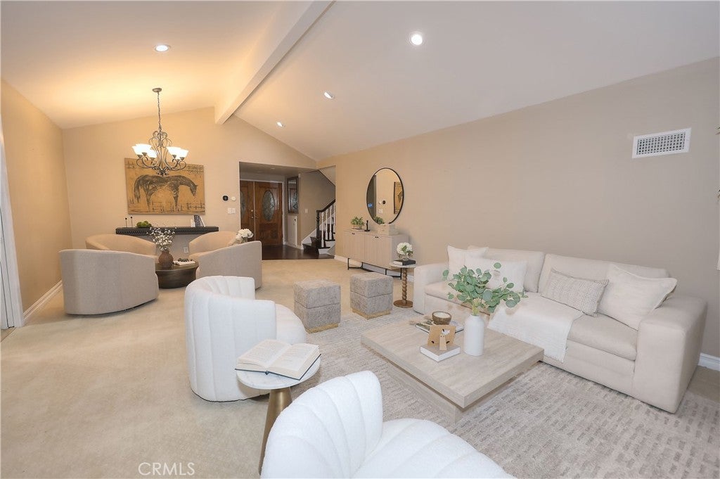 977 Oakhorne