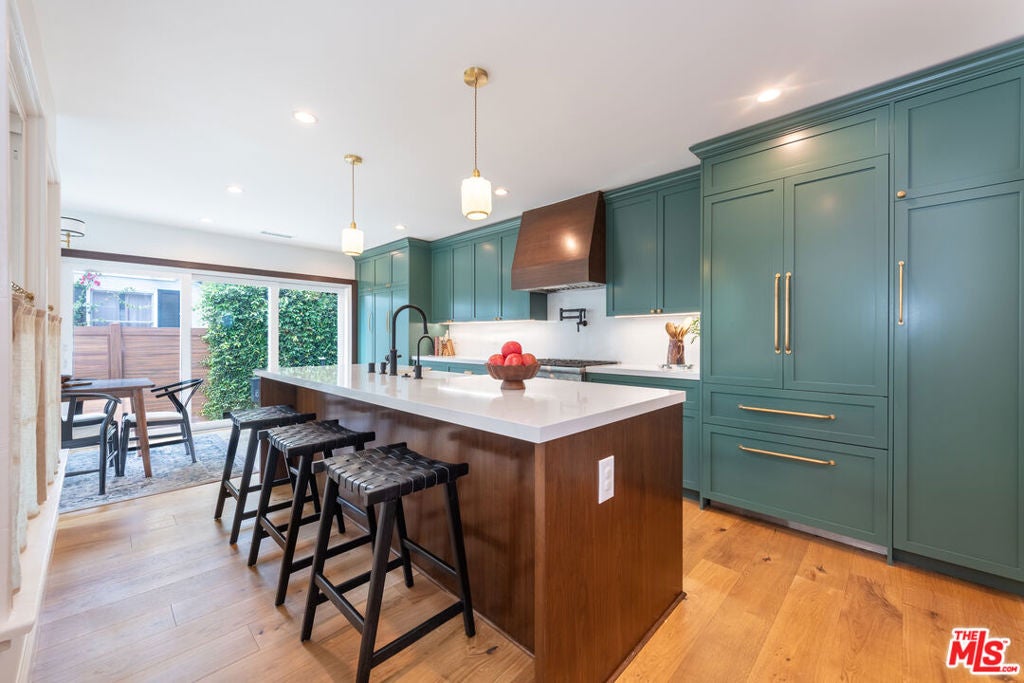 Photo of 11373 Homedale Street, Los Angeles, CA 90049 (MLS # 26989959)