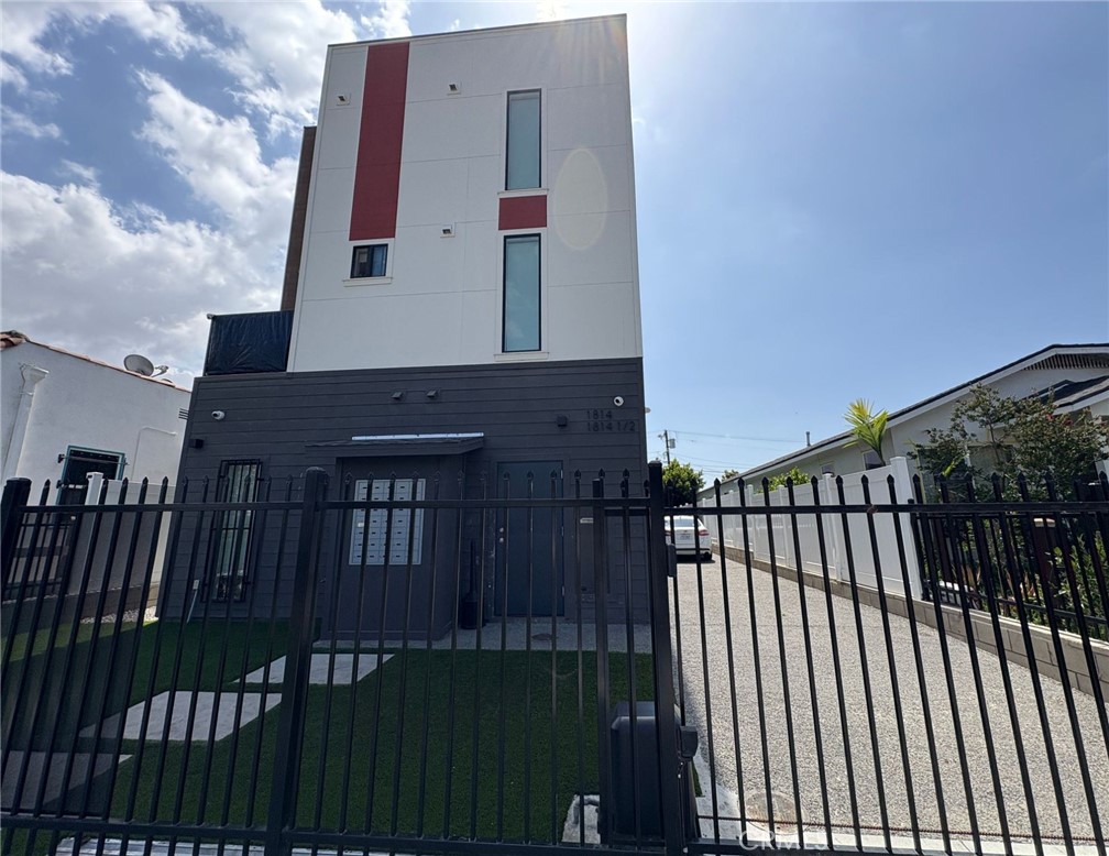 1814 W 36th Street