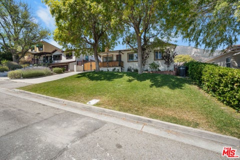 Photo of 3317 Burritt Way, La Crescenta, CA 91214 (MLS # 26989895)