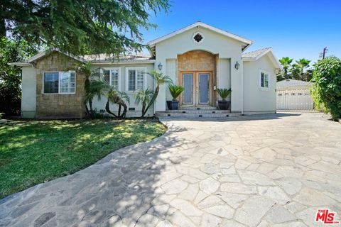 Photo of 4904 Rupert Avenue, Encino, CA 91316 (MLS # 24411204)