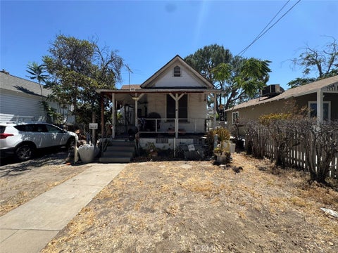Photo of 1012 Washington ST, Redlands, CA 92374 (MLS # IV26187817)