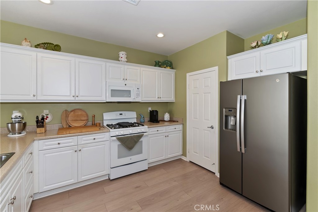 Four Seasons - Residential