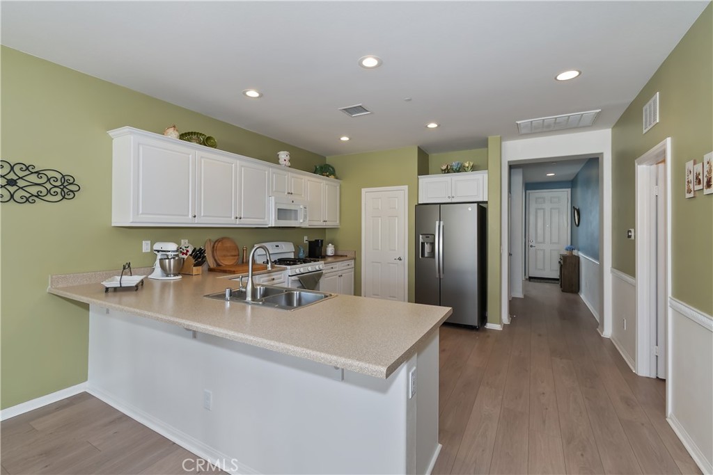 Four Seasons - Residential