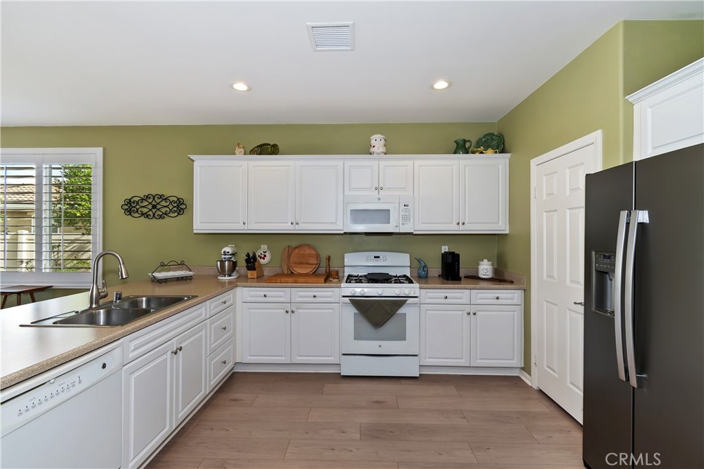 Four Seasons - Residential